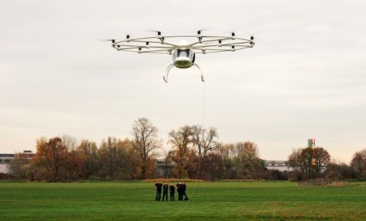 Volocopter remotely piloted (see cable from ground to cockpit) in November 15 test