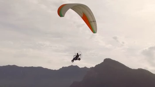 Thomas Senkel soars over La Palma