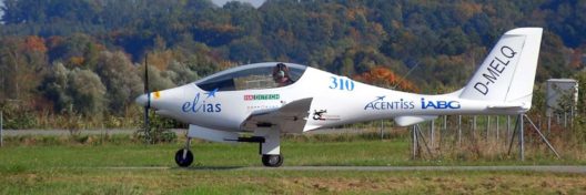 Elias, Acentiss' modified Elektra One, showing electric retractable landing gear